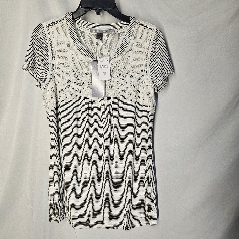 Daniel Rainn Detail Crochet Knit Top Lace Womens SZ M NWT Pea In The Pod Ret $68